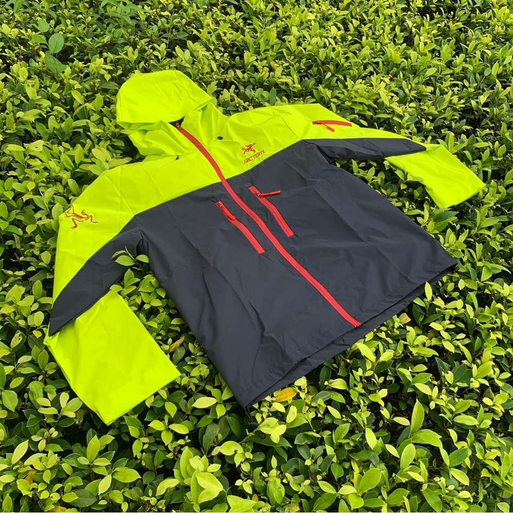 ARC'TERYX Beta LT Jacket Green and Gray